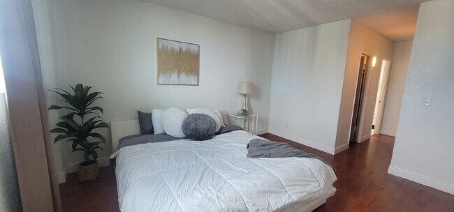 Building Photo - 19380 Collins Ave