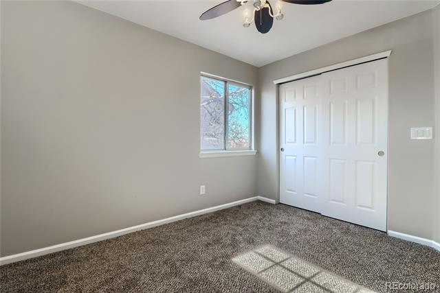 Building Photo - 16229 Hedgeway Dr
