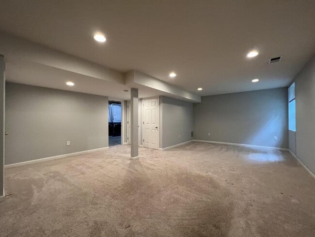 Building Photo - 3507 Spring Rd