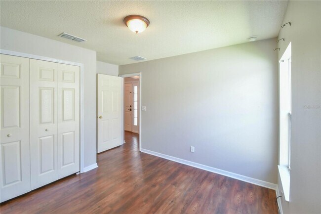 Building Photo - 1094 Bluegrass Dr