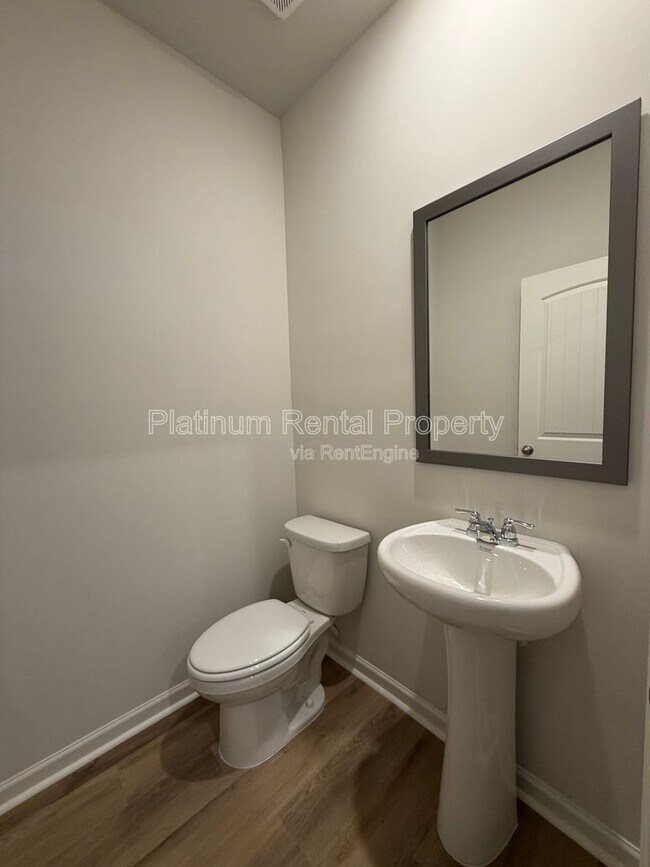 Building Photo - 46 Rustin Rdg