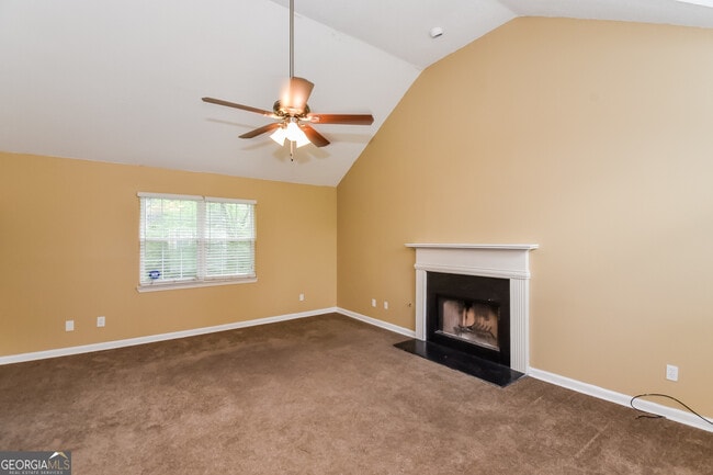 Building Photo - 388 Montgomery Pl