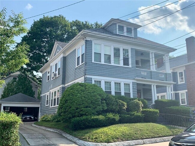 Building Photo - 73 Overhill Rd