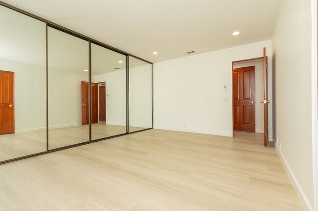 Building Photo - Iconic A-Frame Encinitas 4 Bed + Studio Sp...
