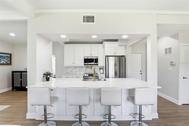 Building Photo - 2705 Gulfstream Rd