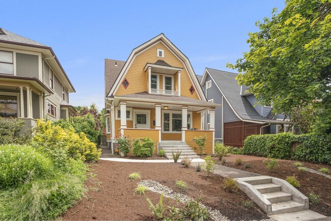 Building Photo - 1518 SE Poplar Ave