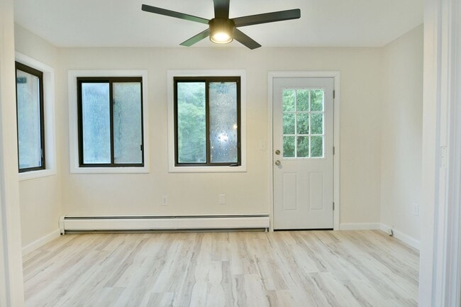 Building Photo - 920-922-922 Cynthia Ct
