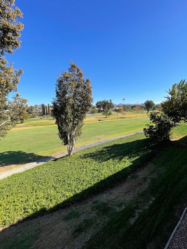 Building Photo - Charming 3Br/2Ba Updated Fully Furnished Vacation Rental W/ Golf Course View