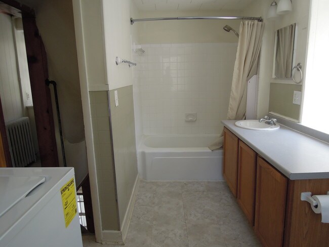 Building Photo - 1206 Oella Ave