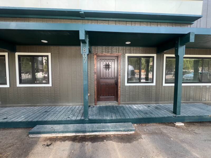 Building Photo - 807 Tahoe Blvd