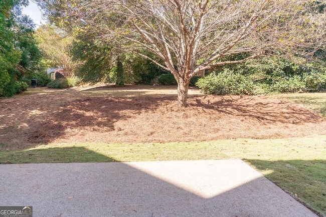 Building Photo - 2046 Barberry Dr