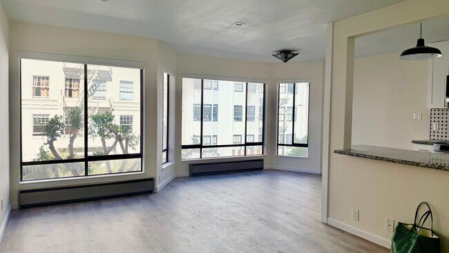 Building Photo - 1885 Pacific Ave