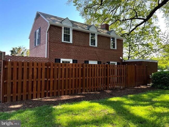 Building Photo - 4401 Arlington Blvd