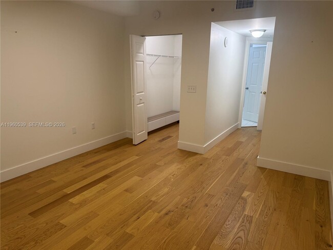 Building Photo - 17150 N Bay Rd