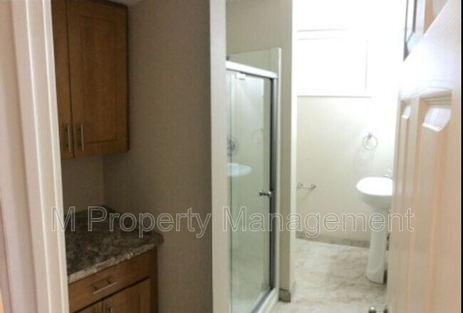 Building Photo - 250 S Harris Ave