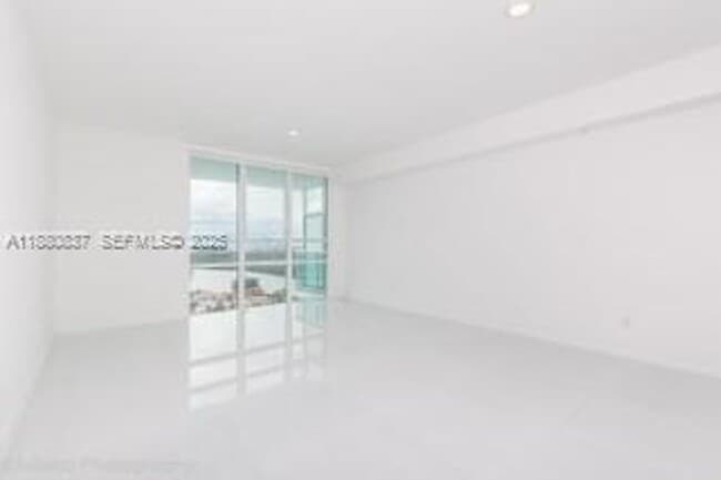 Building Photo - 400 Sunny Isles Blvd