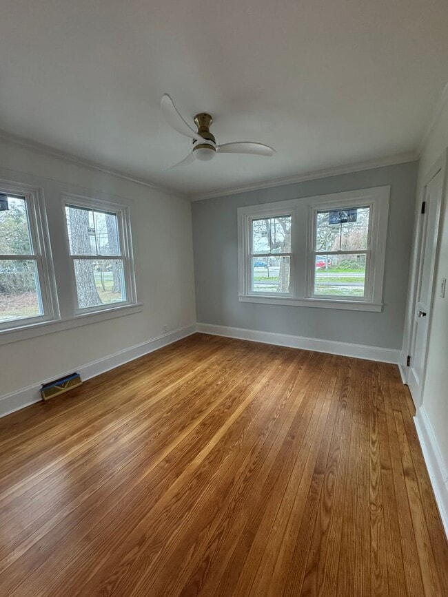 Building Photo - Spectacular Renovation!