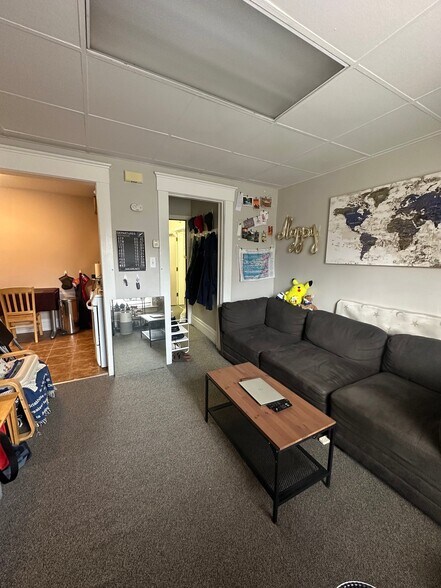 Building Photo - 1303 Wilmot St