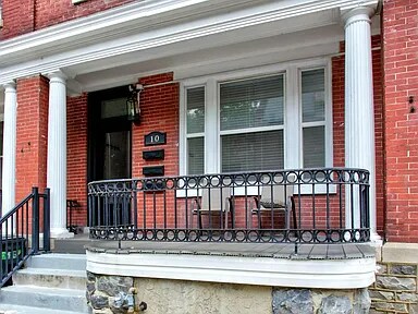 Building Photo - 10 E James St