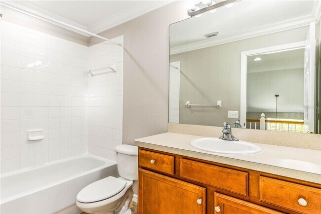Building Photo - Gated Community Townhome 3br/2.5ba/2 Car G...