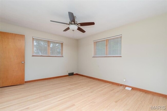 Building Photo - 9715 Grantview Dr