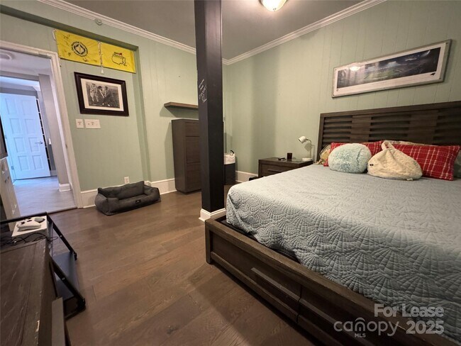 Building Photo - 210 Hargett Ct