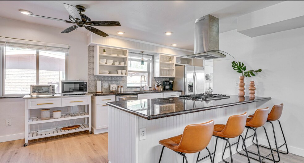 Kitchen - 2217 S Oak Park Dr