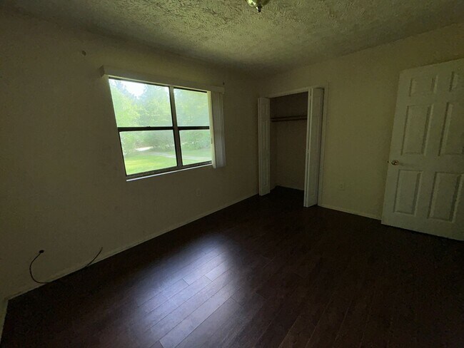 Building Photo - 58 Trisha Ln