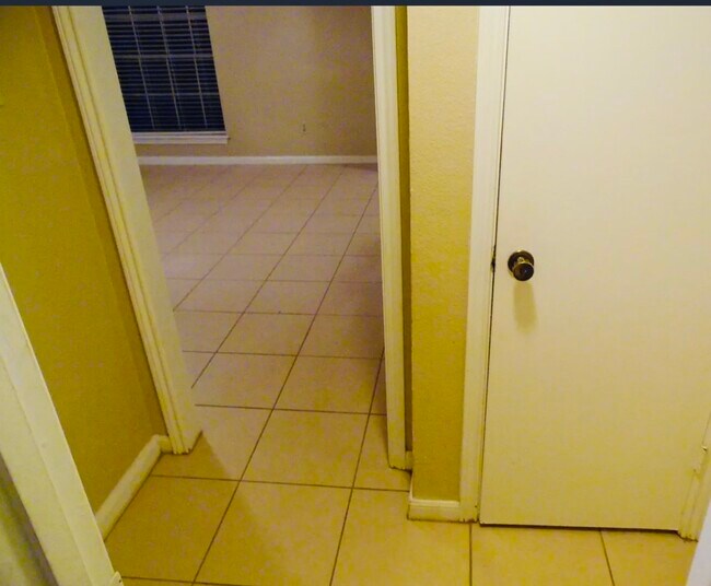 Building Photo - 4 Dallas Ct