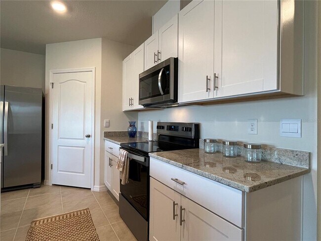 Building Photo - 2219 Lake Preserve Cir