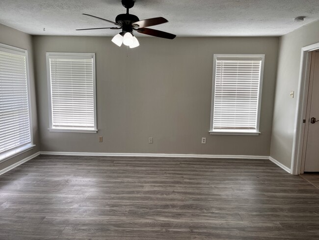 Building Photo - 1010 Holt St