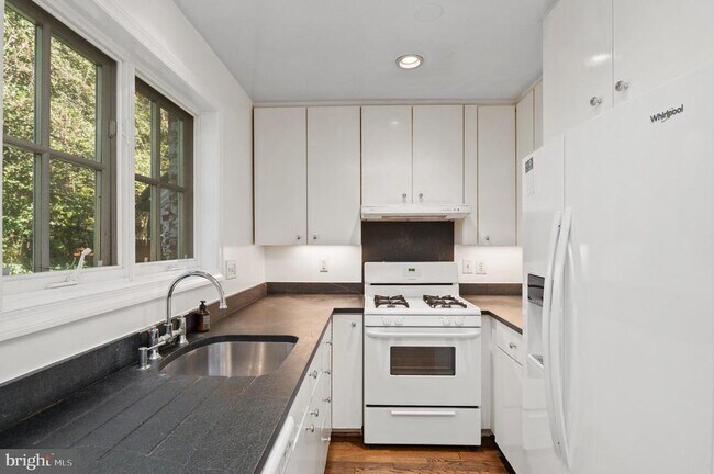 Building Photo - 4849 Rodman St NW