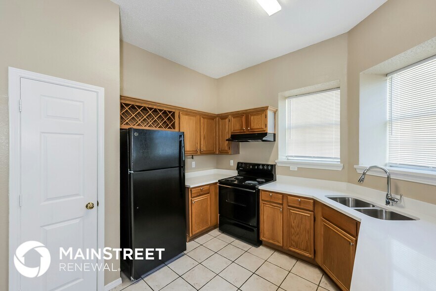 Building Photo - 521 Redbud Dr
