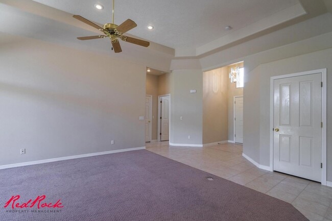 Building Photo - Comfortable 3-bedroom Home. Small Dog Frie...