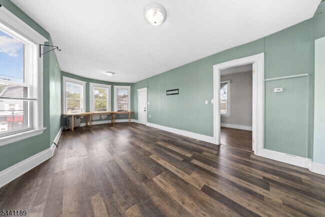 Building Photo - 315 Haledon Ave