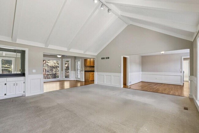 Building Photo - 4972 Vermack Rd
