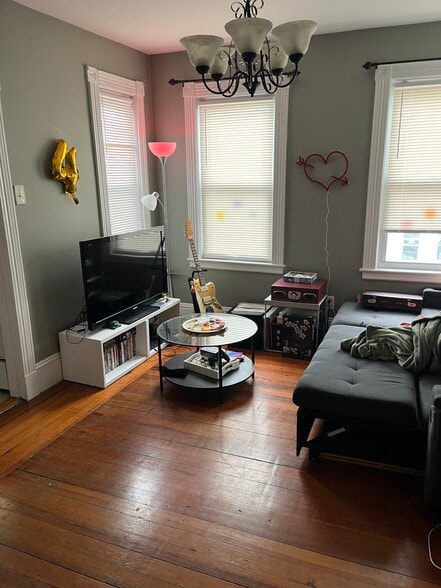 Building Photo - 30 Antwerp St