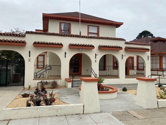 Front Entrance to Main Building - 732 E Santa Clara St