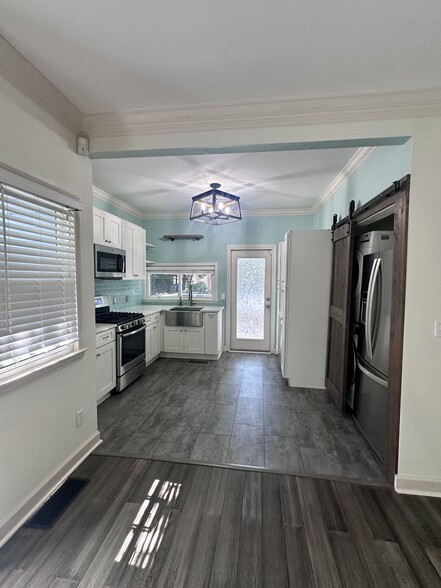 Kitchen - 778 Charles Allen Dr NE