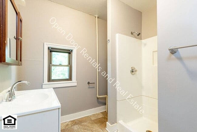 Building Photo - 1335 S Jackson St