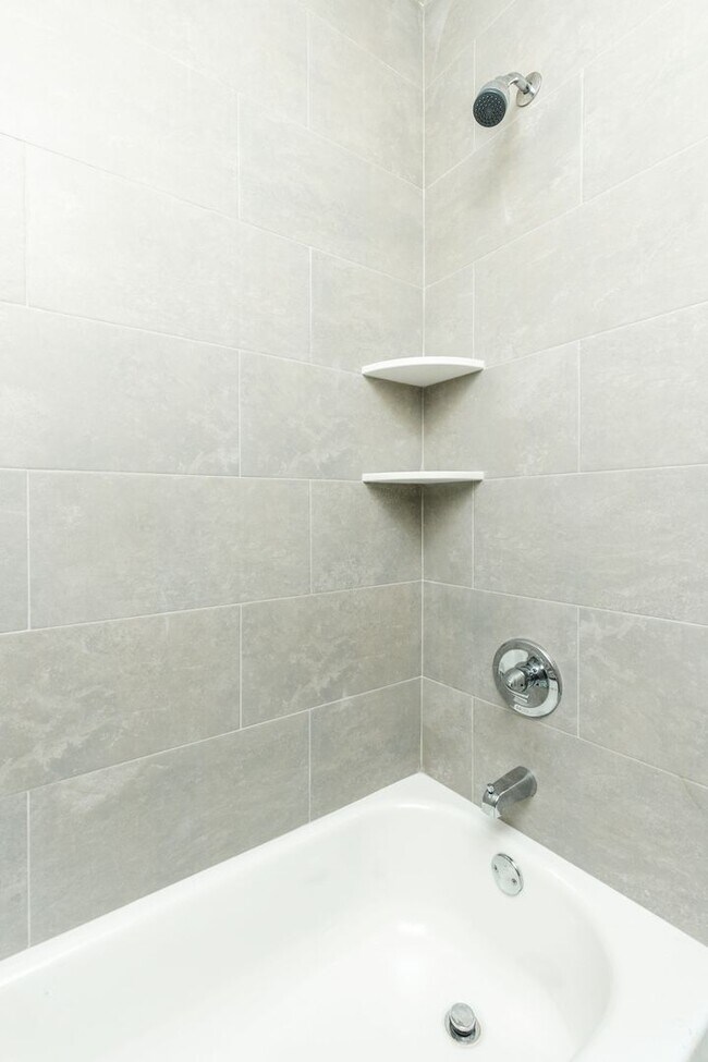 Building Photo - 104 S 51st St