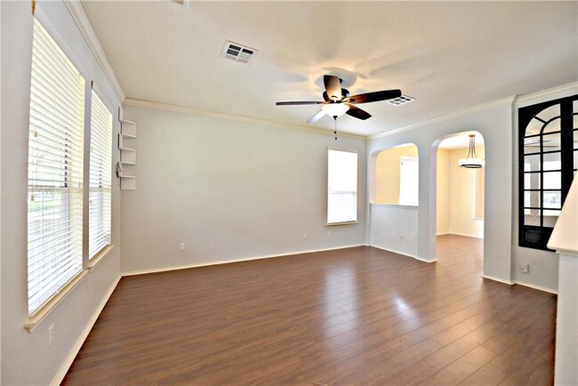 Building Photo - 1805 Copper Breaks Ln