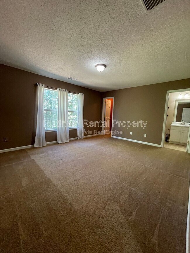 Building Photo - 845 Parc River Blvd
