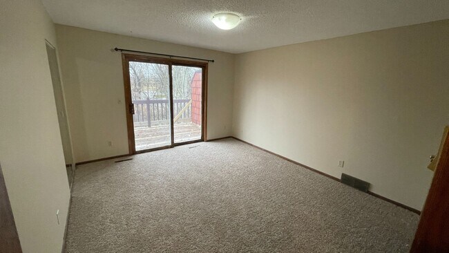 Building Photo - 2261 Springbrook Ct