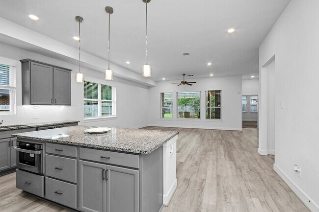 Building Photo - 29019 Pine Forest Dr