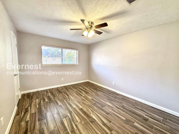 Building Photo - 21418 Park Brook Dr