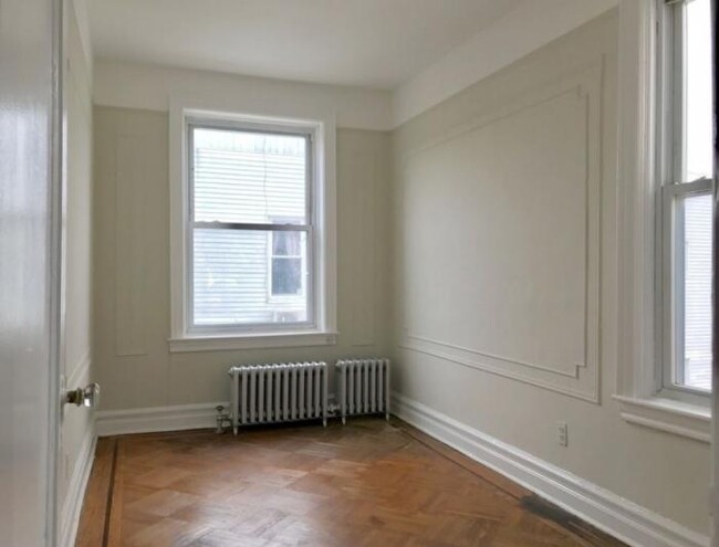 Building Photo - 3 bedroom in BROOKLYN NY 11209