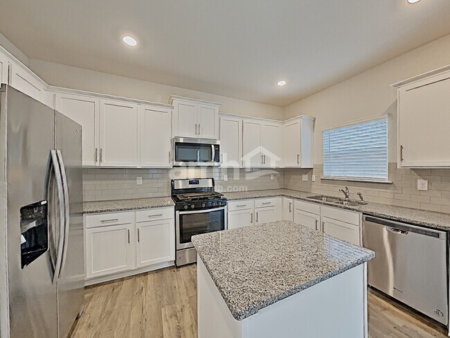 Building Photo - 3321 Oak Tree Trail