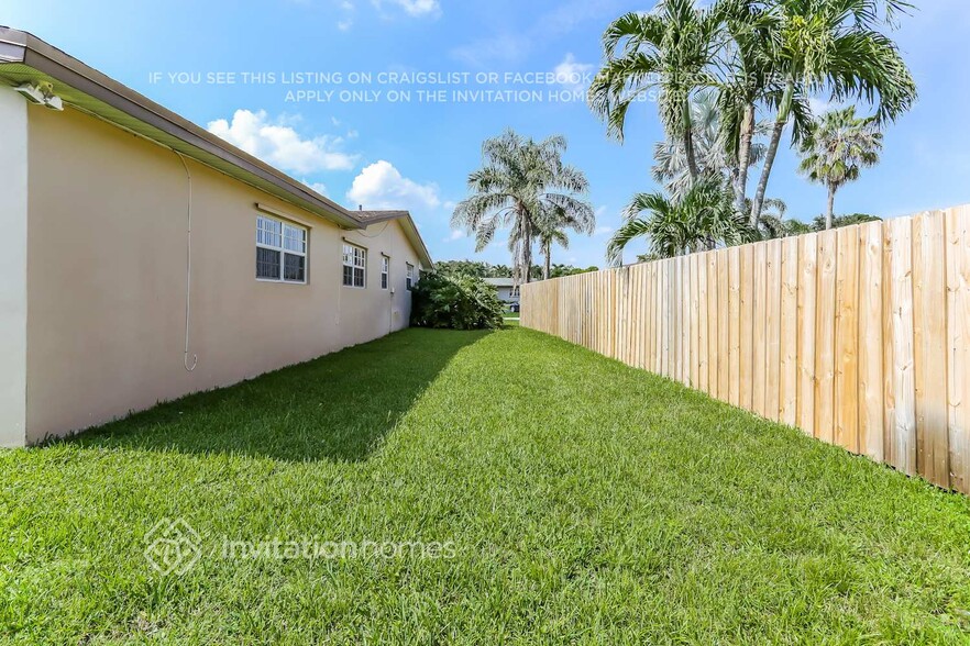 Building Photo - 10900 NW 19th St