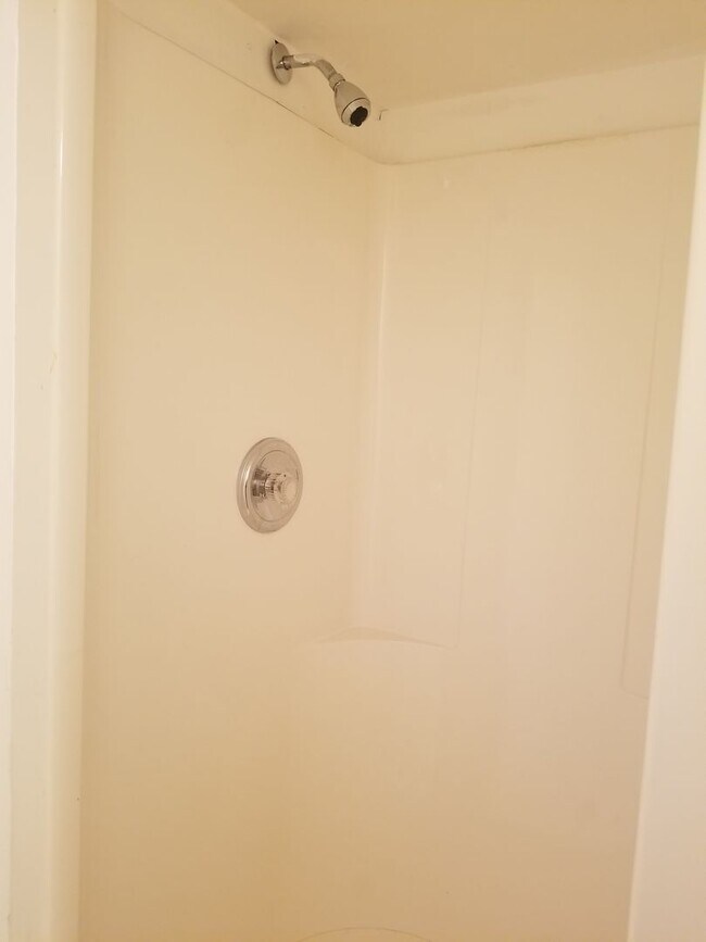 Building Photo - 5200 S Monitor Ave